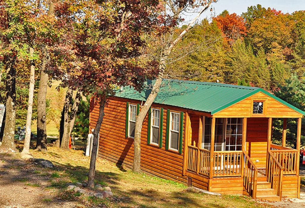 Arrowhead Camping Resort Deluxe Cabin 4 Douglas Center Bagian luar foto